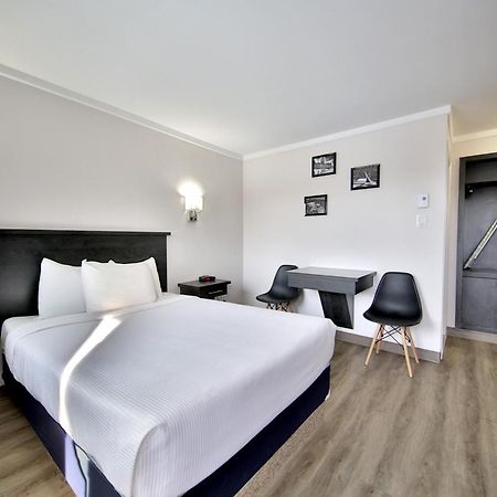 Motel Newstar Лаваль Екстер'єр фото