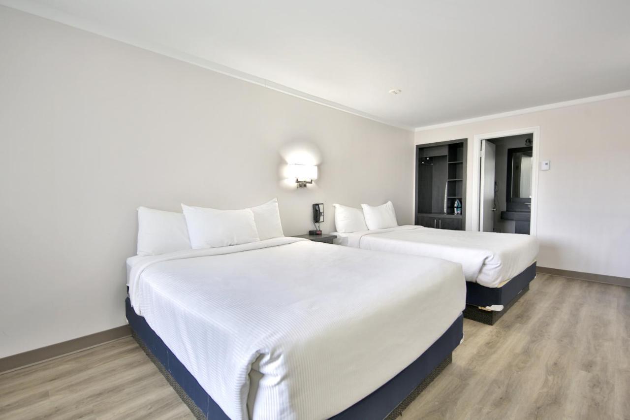 Motel Newstar Лаваль Екстер'єр фото