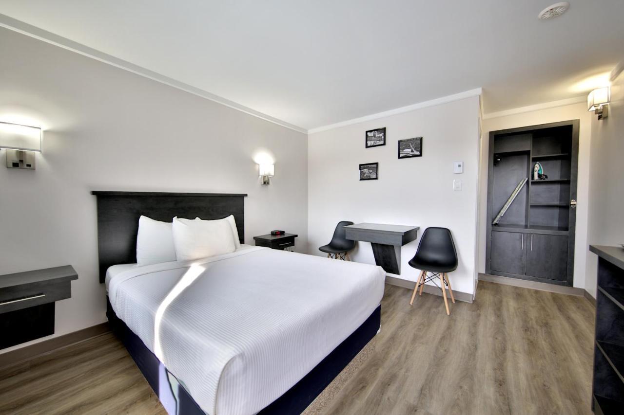 Motel Newstar Лаваль Екстер'єр фото